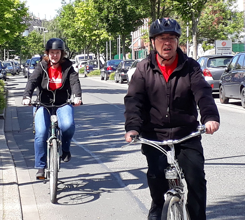 Mit dem Fahrrad unterwegs: Christina Alexandrowiz und Heinz-Dieter Düdder